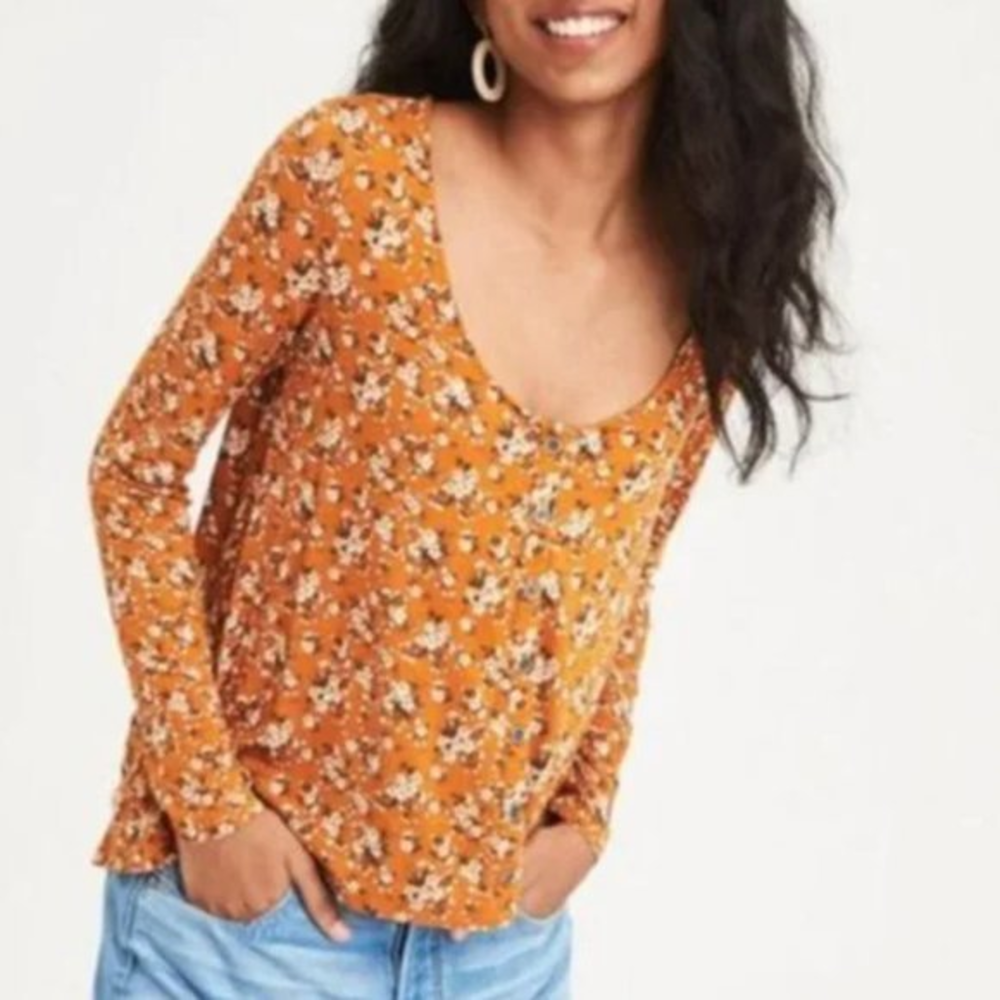 American Eagle Medium M Mustard Yellow Soft & Sexy Slub Knit Button Floral Top
